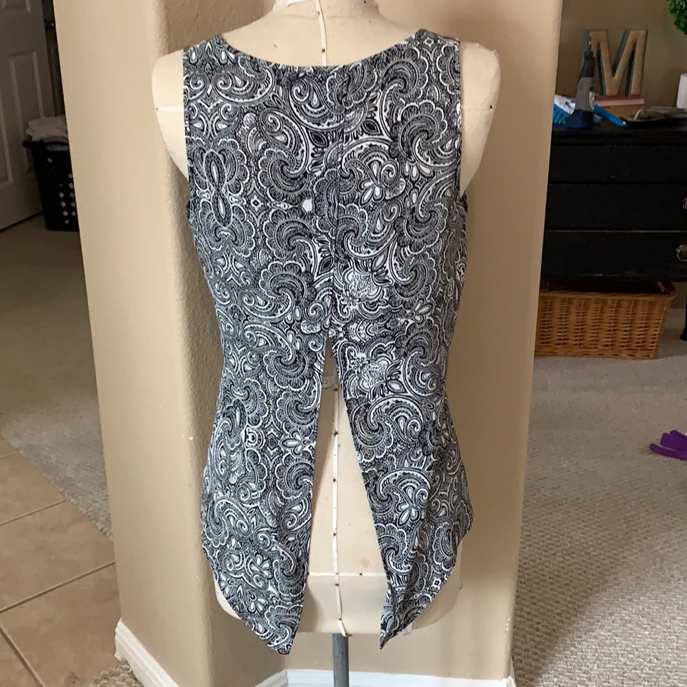 Express Split Back Tank - image 2